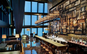 âm thanh quầy bar khách sạn